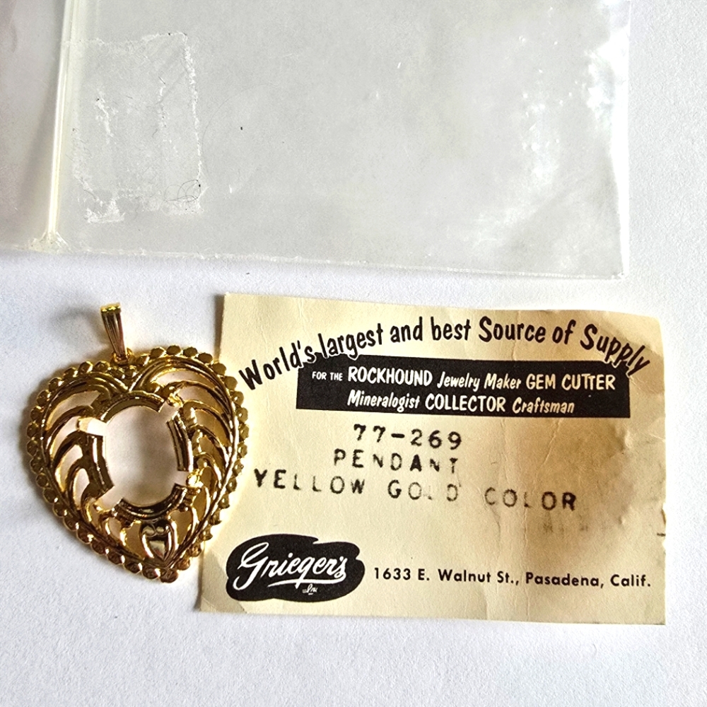 Vintage heart pendant empty setting for cabochon stone Greiger's lapidary